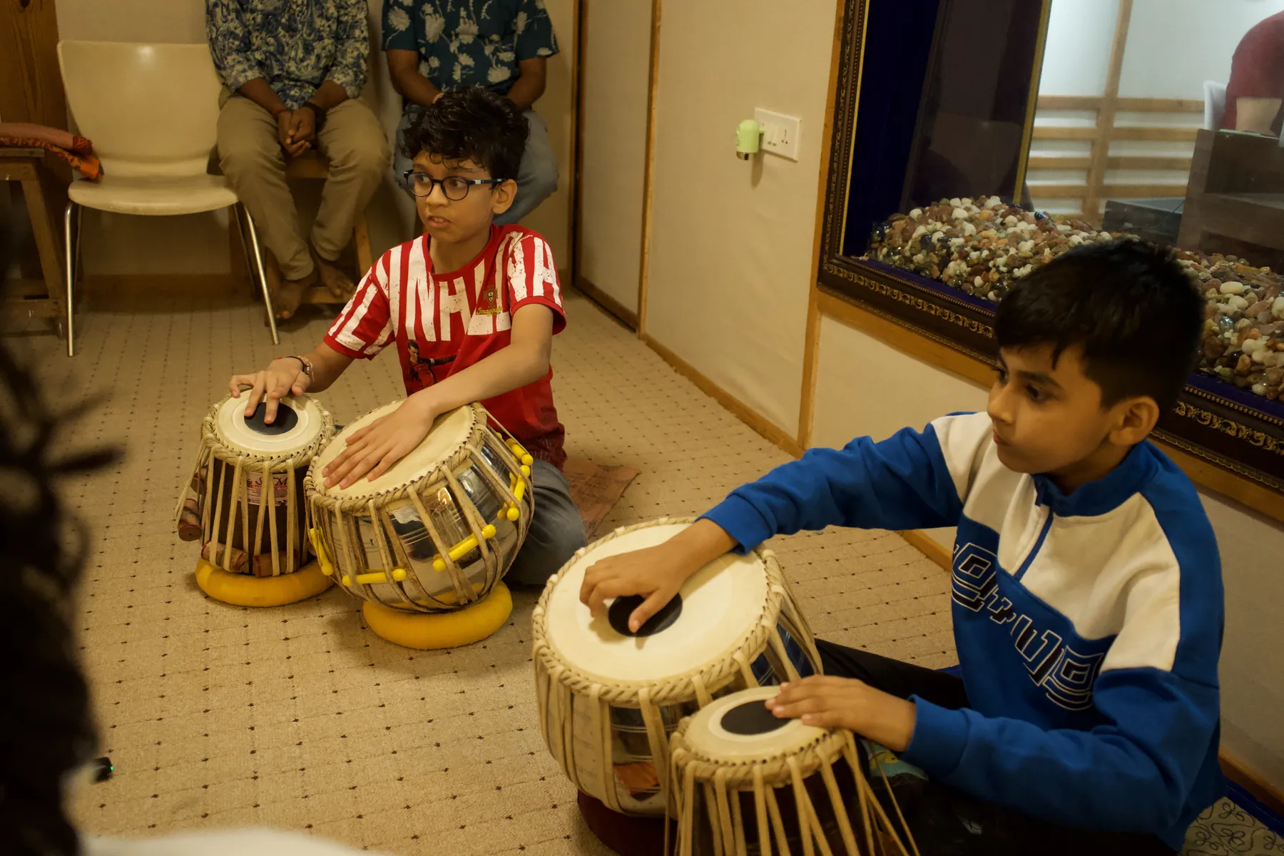Students learning tabla at the Chembur Centre